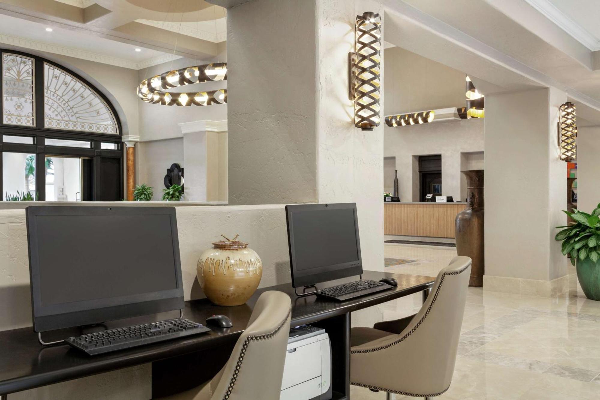 Embassy Suites By Hilton Santa Ana Orange County Airport Dış mekan fotoğraf