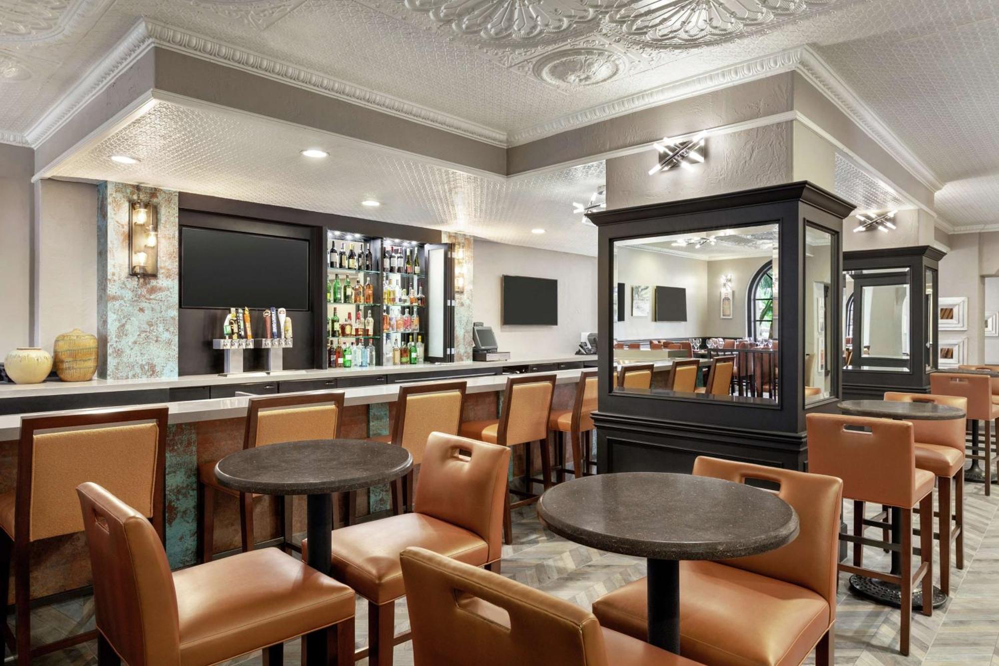 Embassy Suites By Hilton Santa Ana Orange County Airport Dış mekan fotoğraf