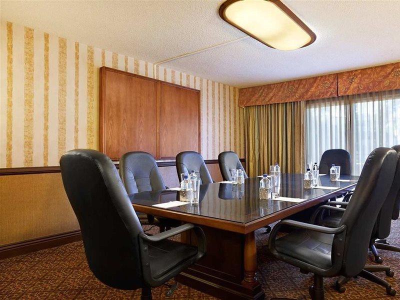 Embassy Suites By Hilton Santa Ana Orange County Airport Dış mekan fotoğraf